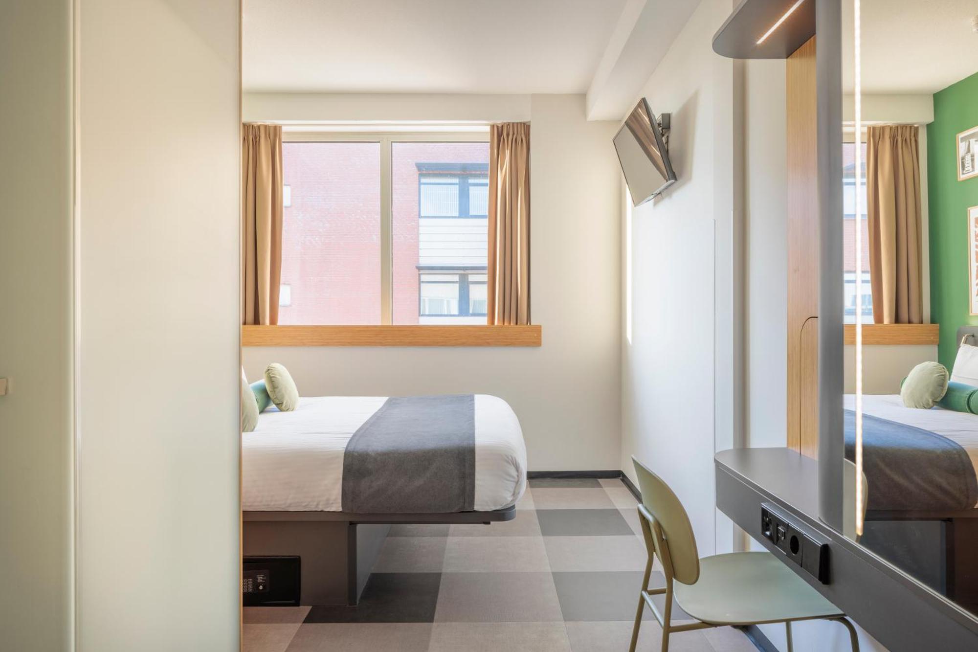 Maxhotel Amsterdam Airport Schiphol - Recently Renovated Hoofddorp Extérieur photo