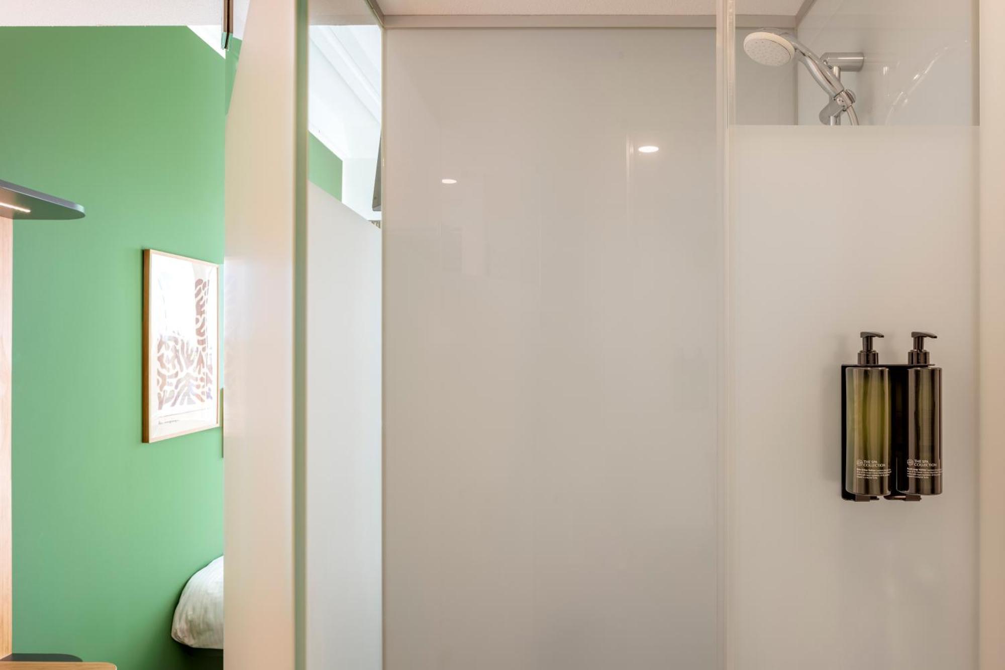 Maxhotel Amsterdam Airport Schiphol - Recently Renovated Hoofddorp Chambre photo
