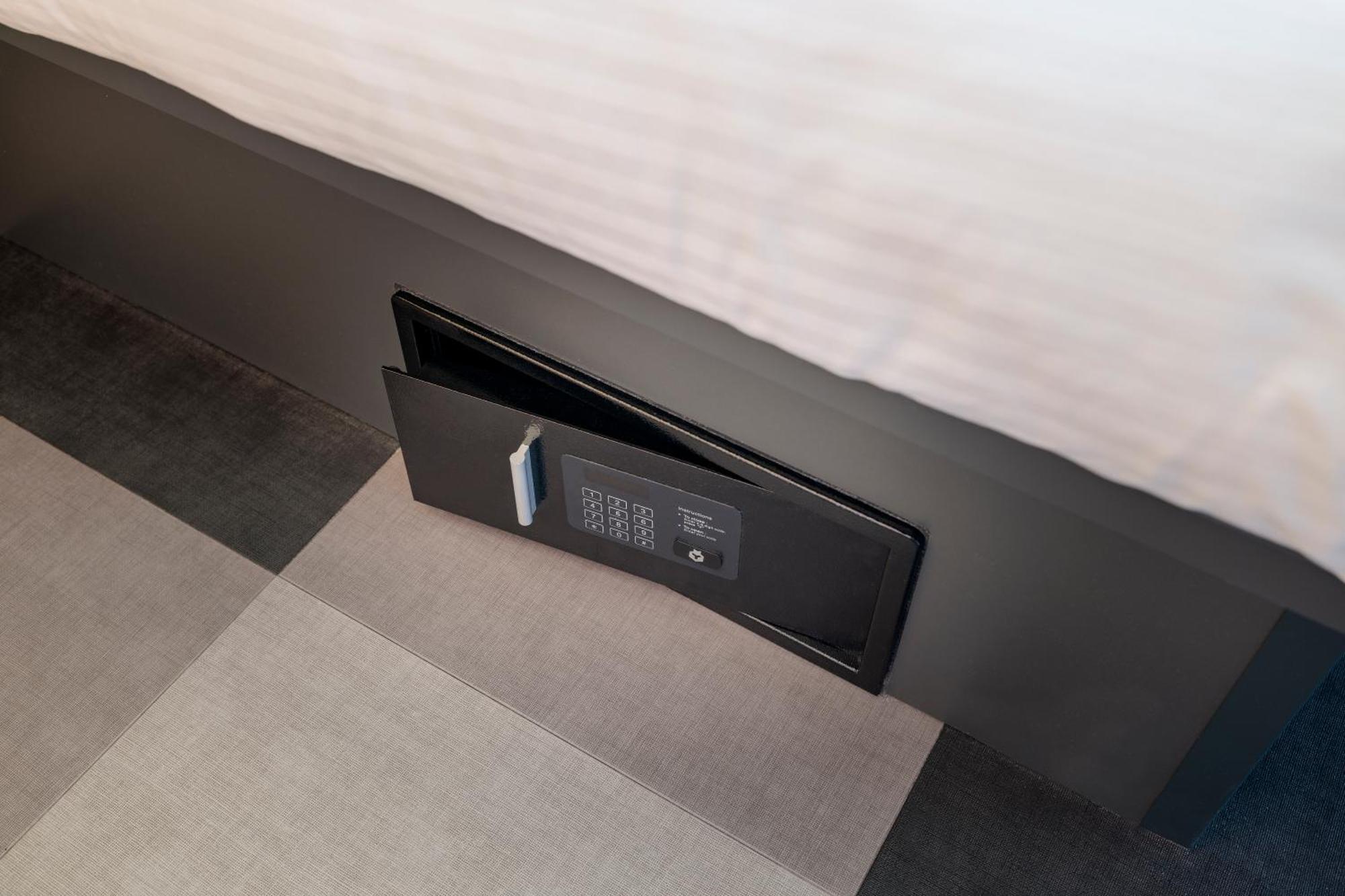 Maxhotel Amsterdam Airport Schiphol - Recently Renovated Hoofddorp Chambre photo