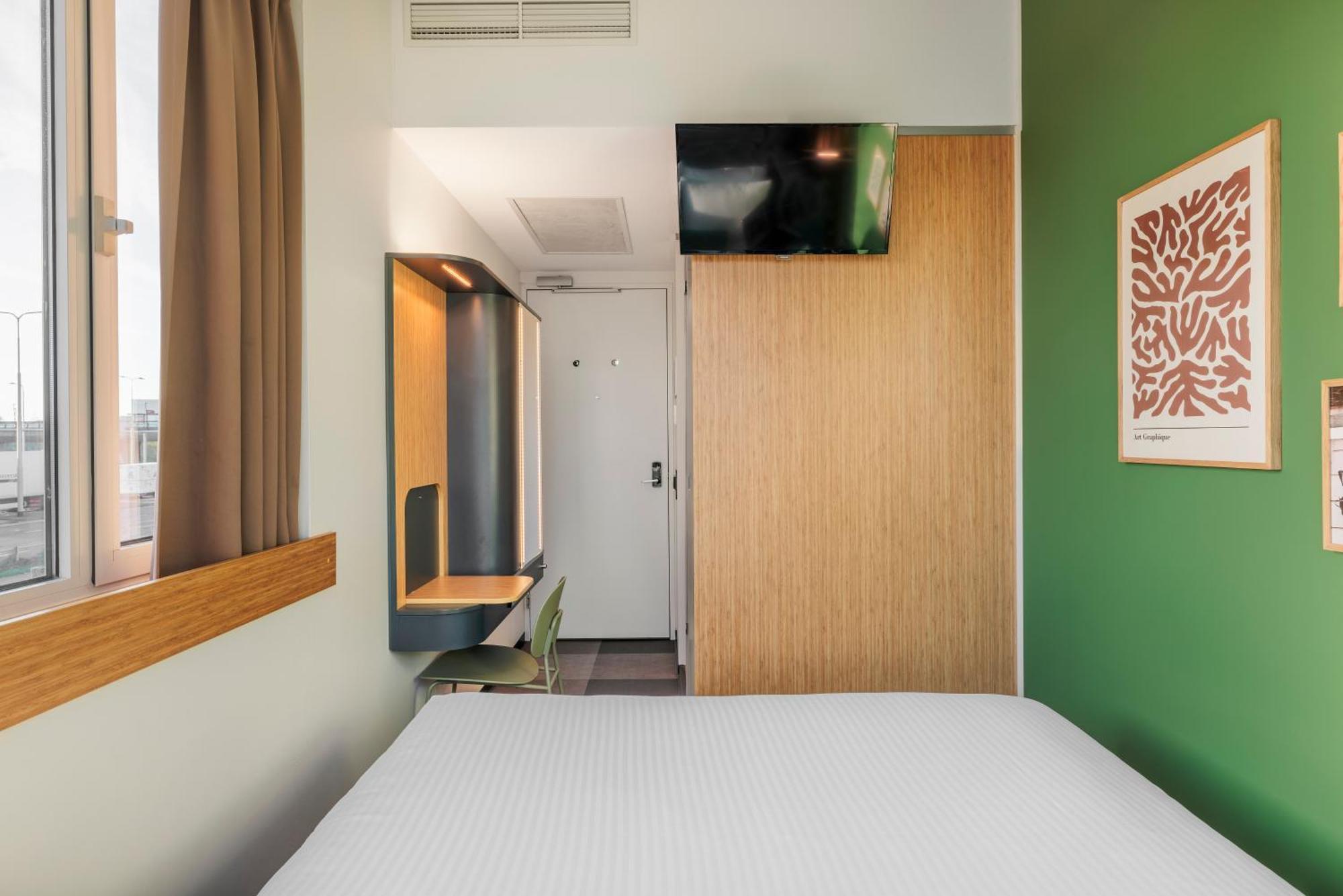 Maxhotel Amsterdam Airport Schiphol - Recently Renovated Hoofddorp Chambre photo