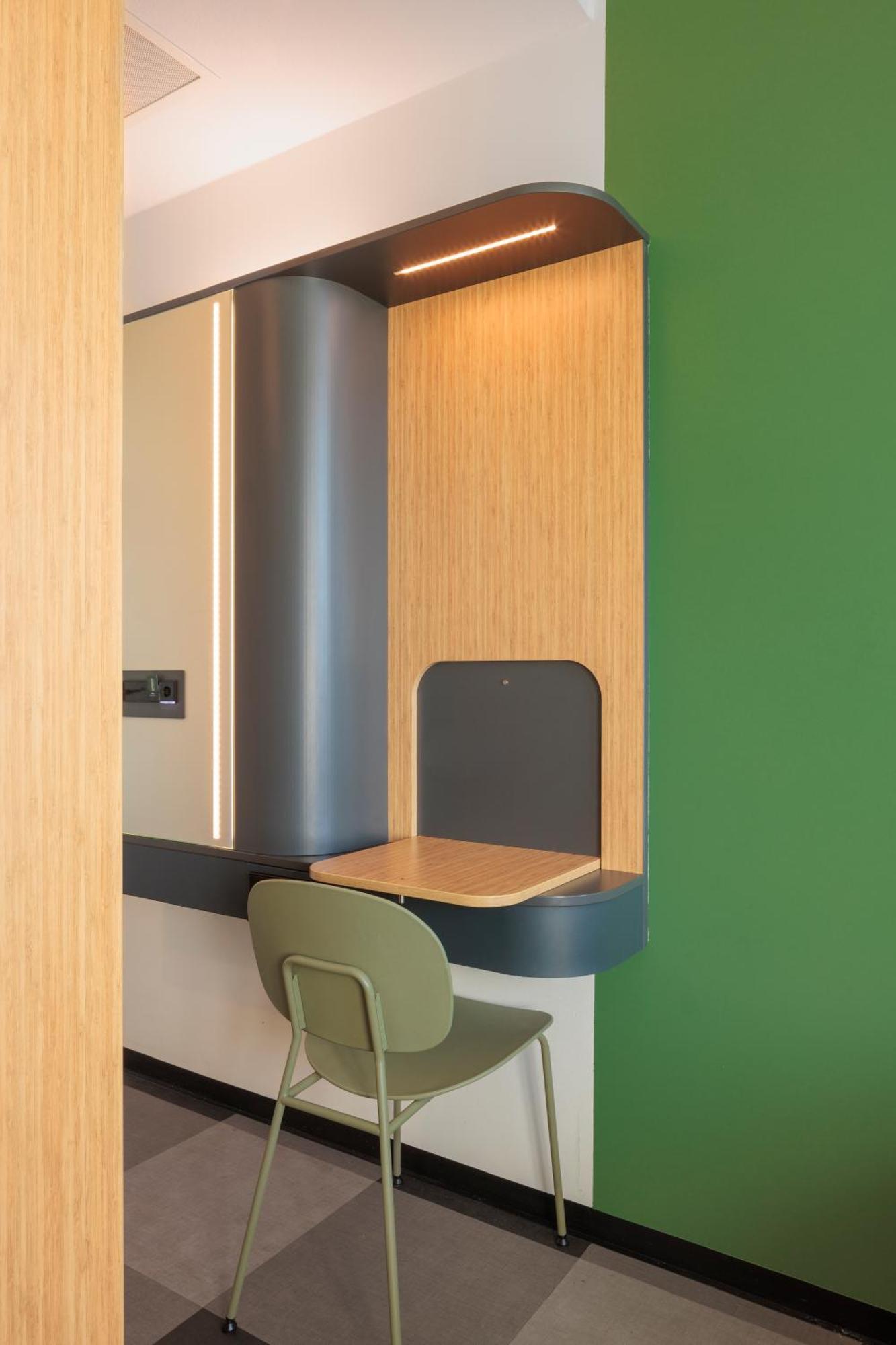 Maxhotel Amsterdam Airport Schiphol - Recently Renovated Hoofddorp Extérieur photo