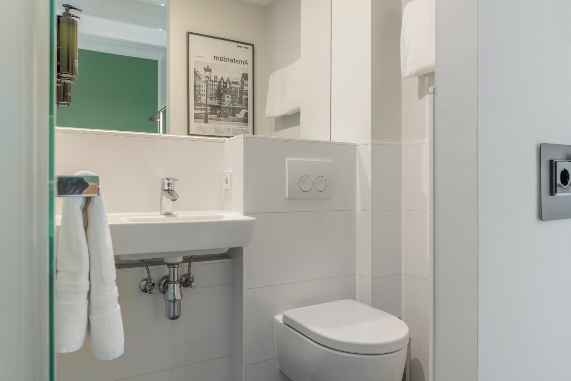 Maxhotel Amsterdam Airport Schiphol - Recently Renovated Hoofddorp Extérieur photo