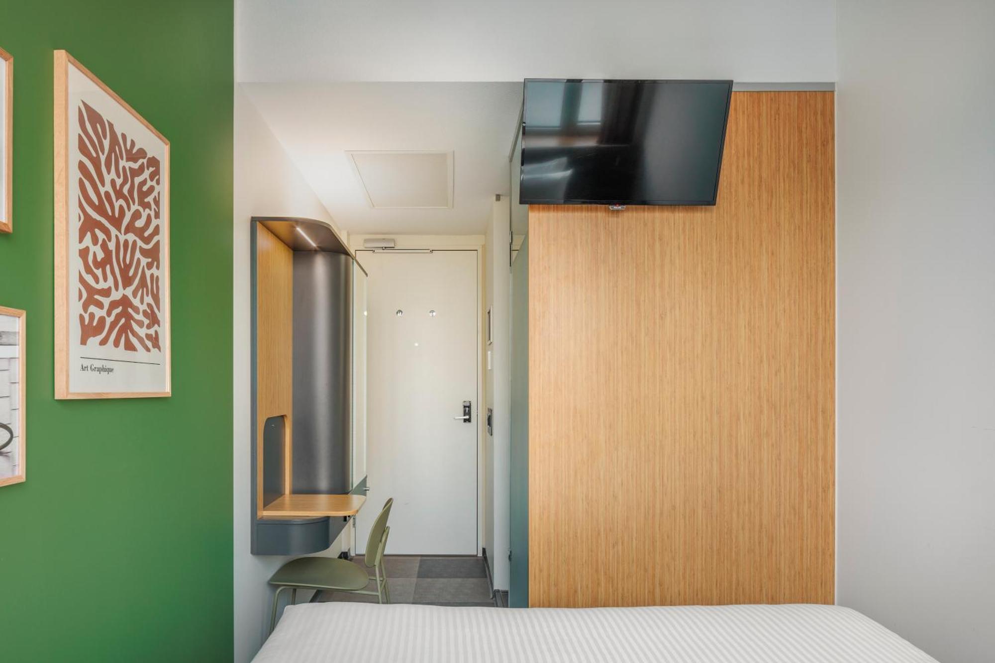Maxhotel Amsterdam Airport Schiphol - Recently Renovated Hoofddorp Chambre photo