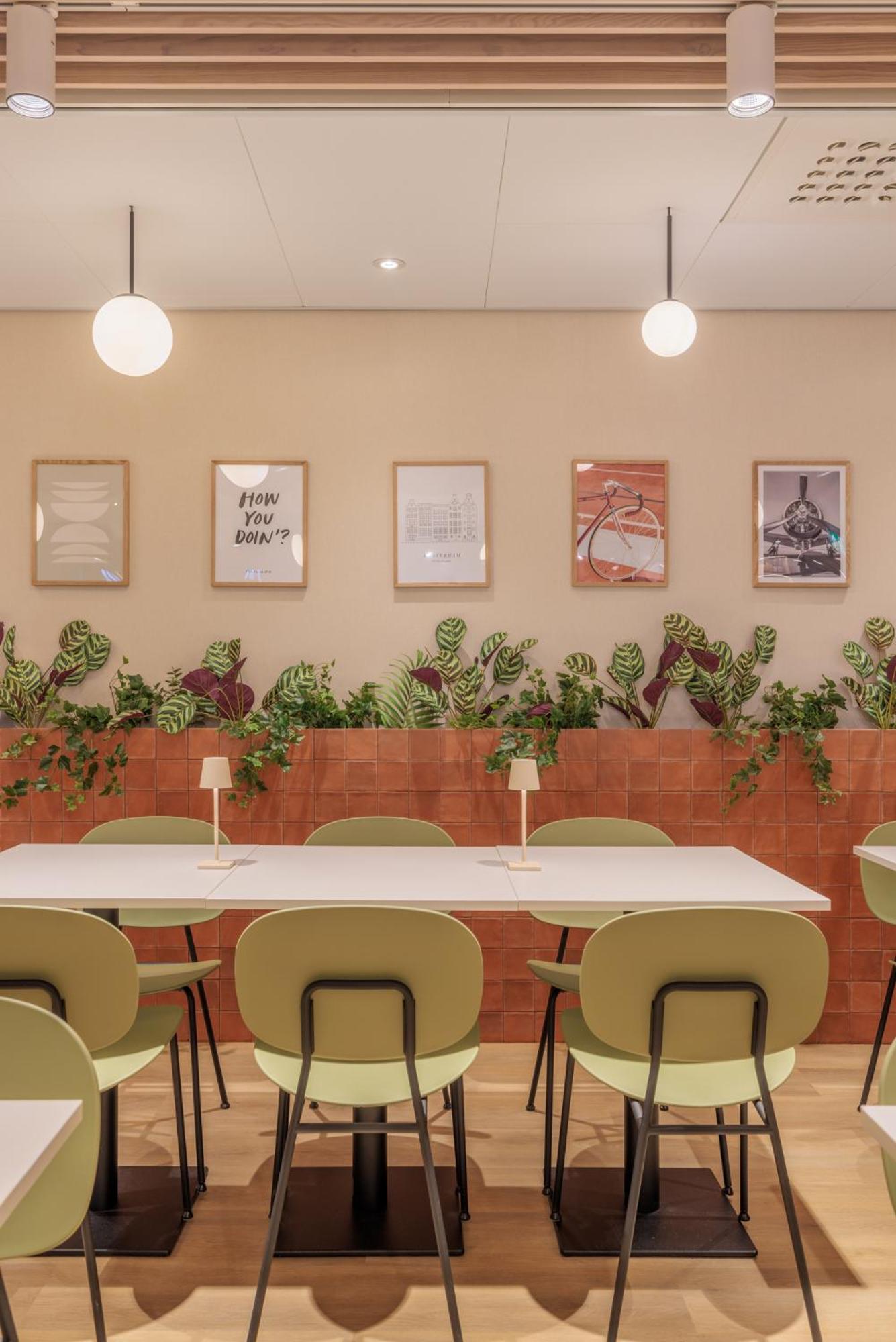 Maxhotel Amsterdam Airport Schiphol - Recently Renovated Hoofddorp Extérieur photo