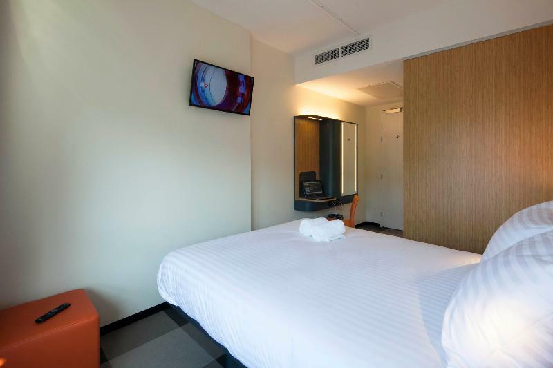 Maxhotel Amsterdam Airport Schiphol - Recently Renovated Hoofddorp Extérieur photo